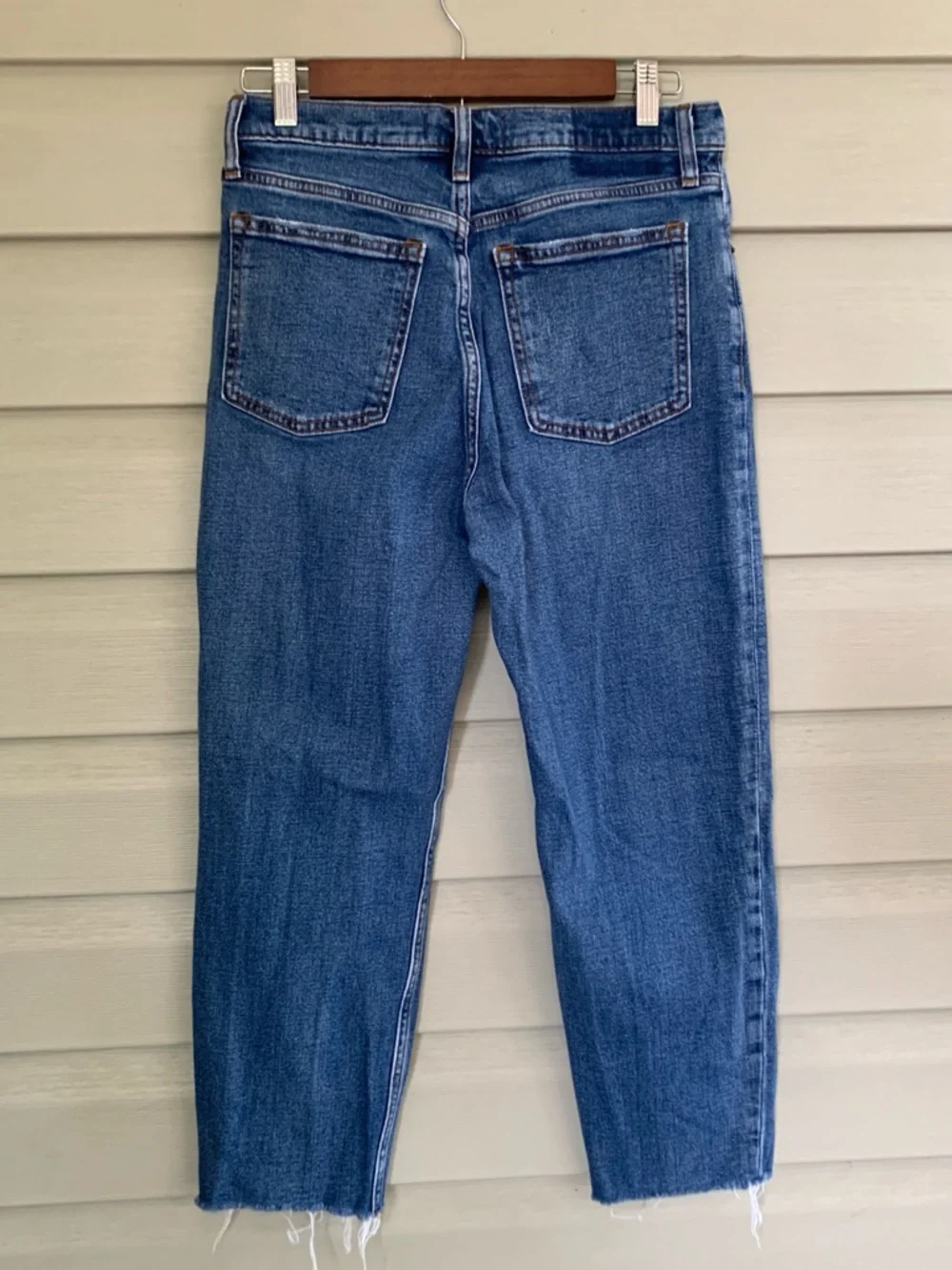 Abercrombie & Fitch The Mom high-rise jeans straight leg raw hem sz 28 EUC 6 - Picture 8 of 16